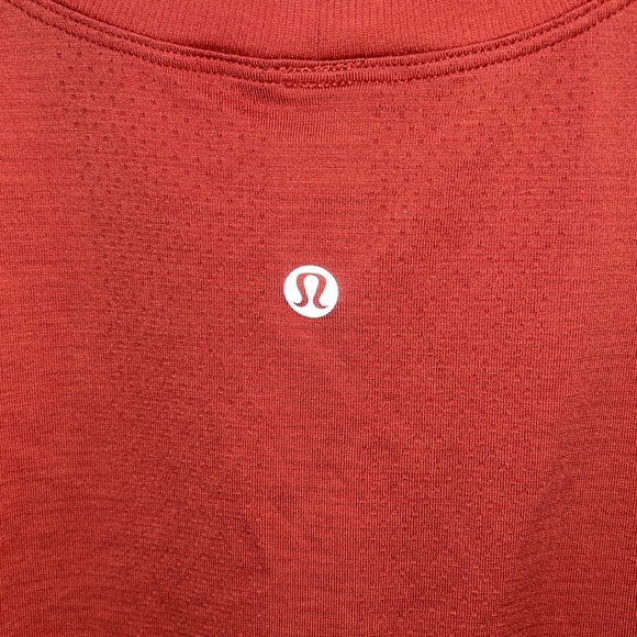 Lululemon Swiftly Tech 2.0 in Coral - Picture 2 of 3